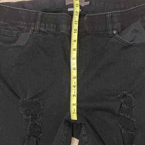 Torrid Bombshell Skinny Distressed Black Denim Jeans, Women’s Plus Size 22T - Picture 7 of 7